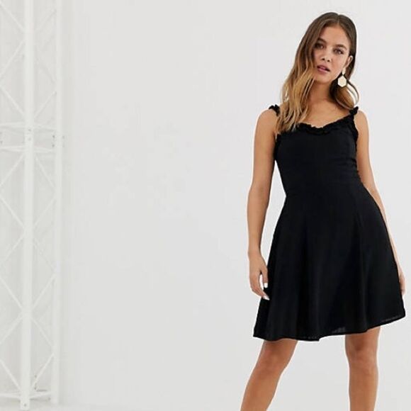 ✨ New Look sundress with ruffle edge in black✨ - Picture 1 of 11